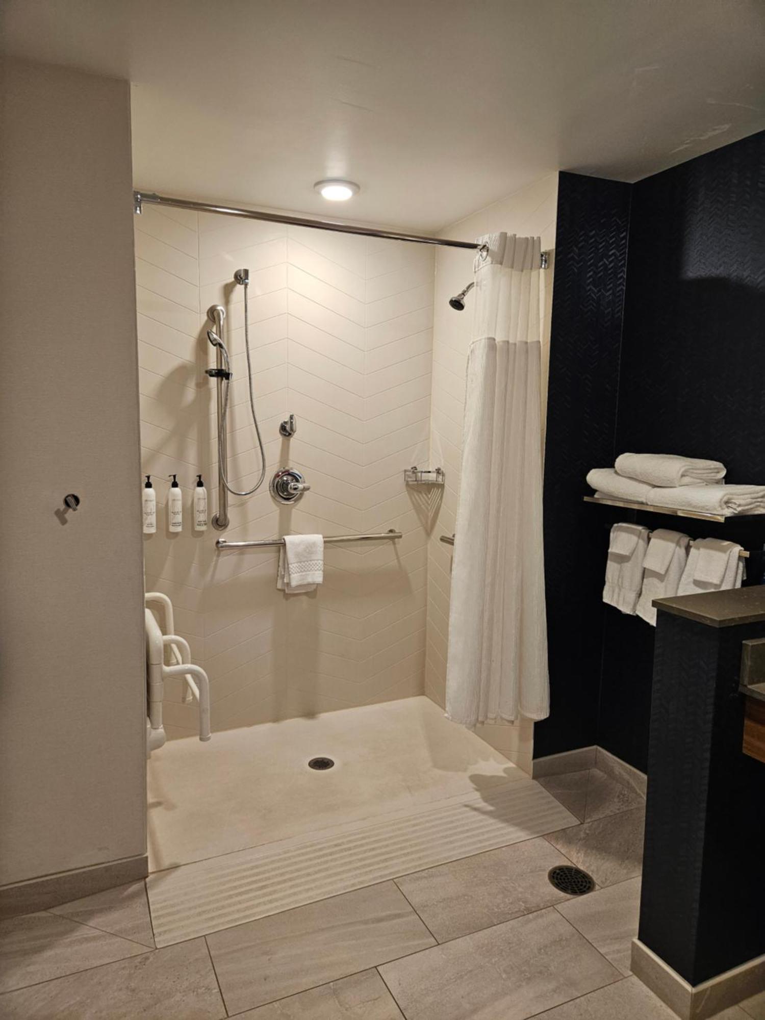 Fairfield Inn & Suites By Marriott Duluth Waterfront Exterior foto